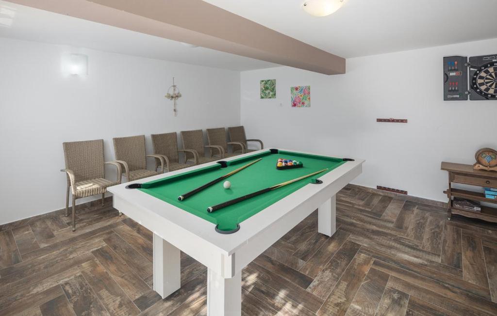 Villa Viktoria Poll&Garden View Kaštelir Εξωτερικό φωτογραφία